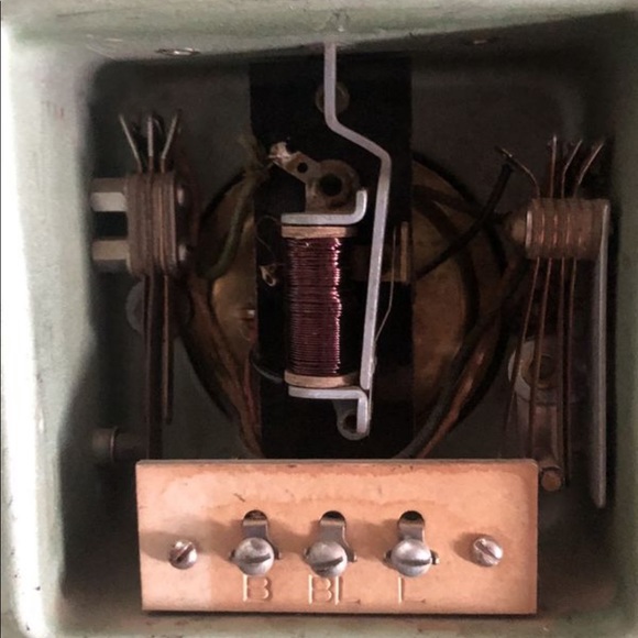 “Vintage”Wall Telephone Box Bells Speakers/handset - Picture 3 of 5